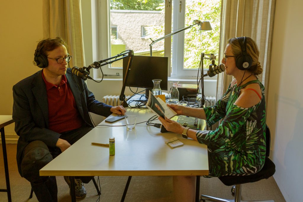 Johann König und Sabine Felderhoff sprechen über sein Buch Blinder Galerist